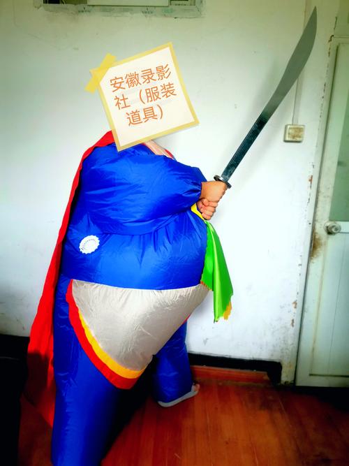 繽紛裝扮，輕松租賃——卡通人偶、婚紗禮服、演出服裝、玩偶服一站式出租